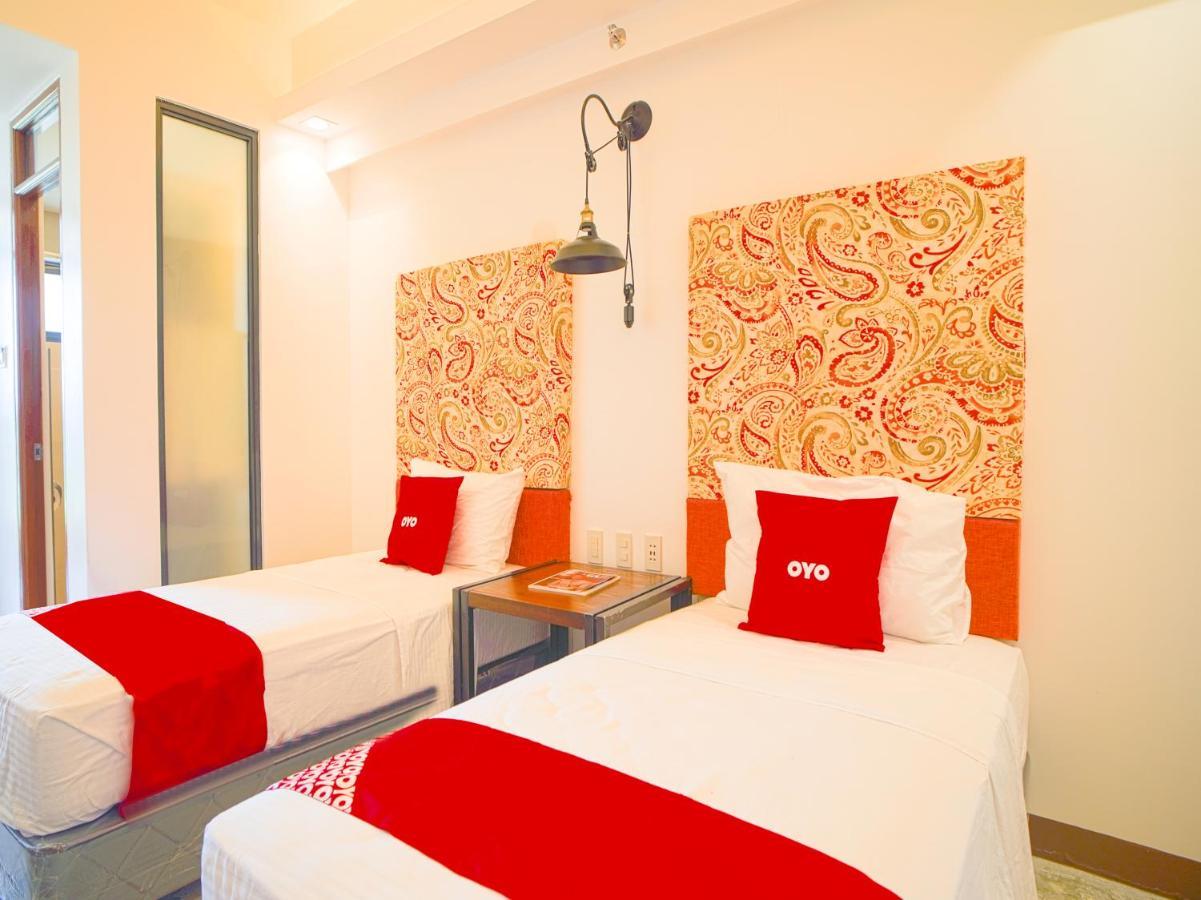 Capital O Oyo 785 The Greenhive Hotel Ibaan Esterno foto