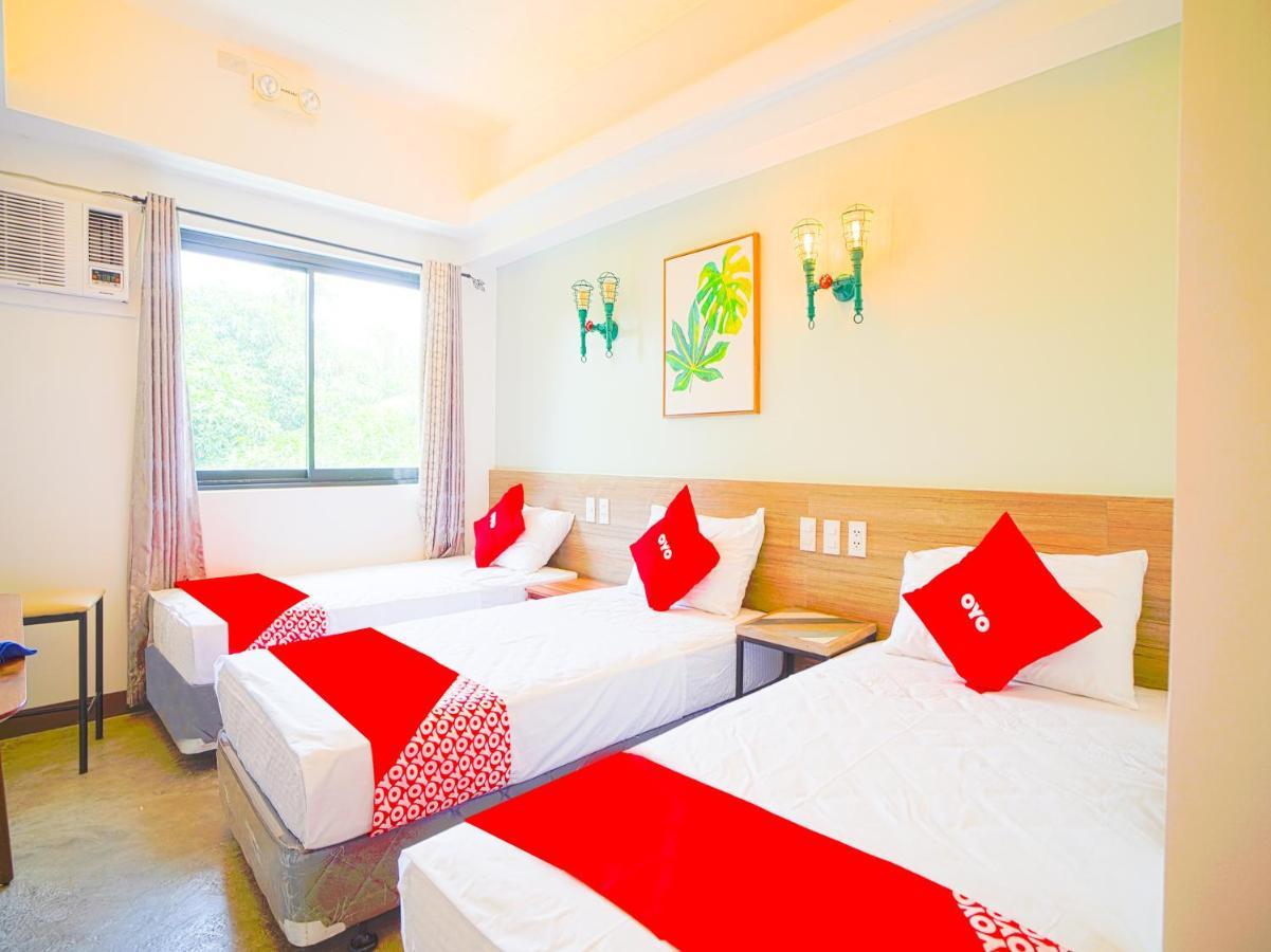 Capital O Oyo 785 The Greenhive Hotel Ibaan Esterno foto