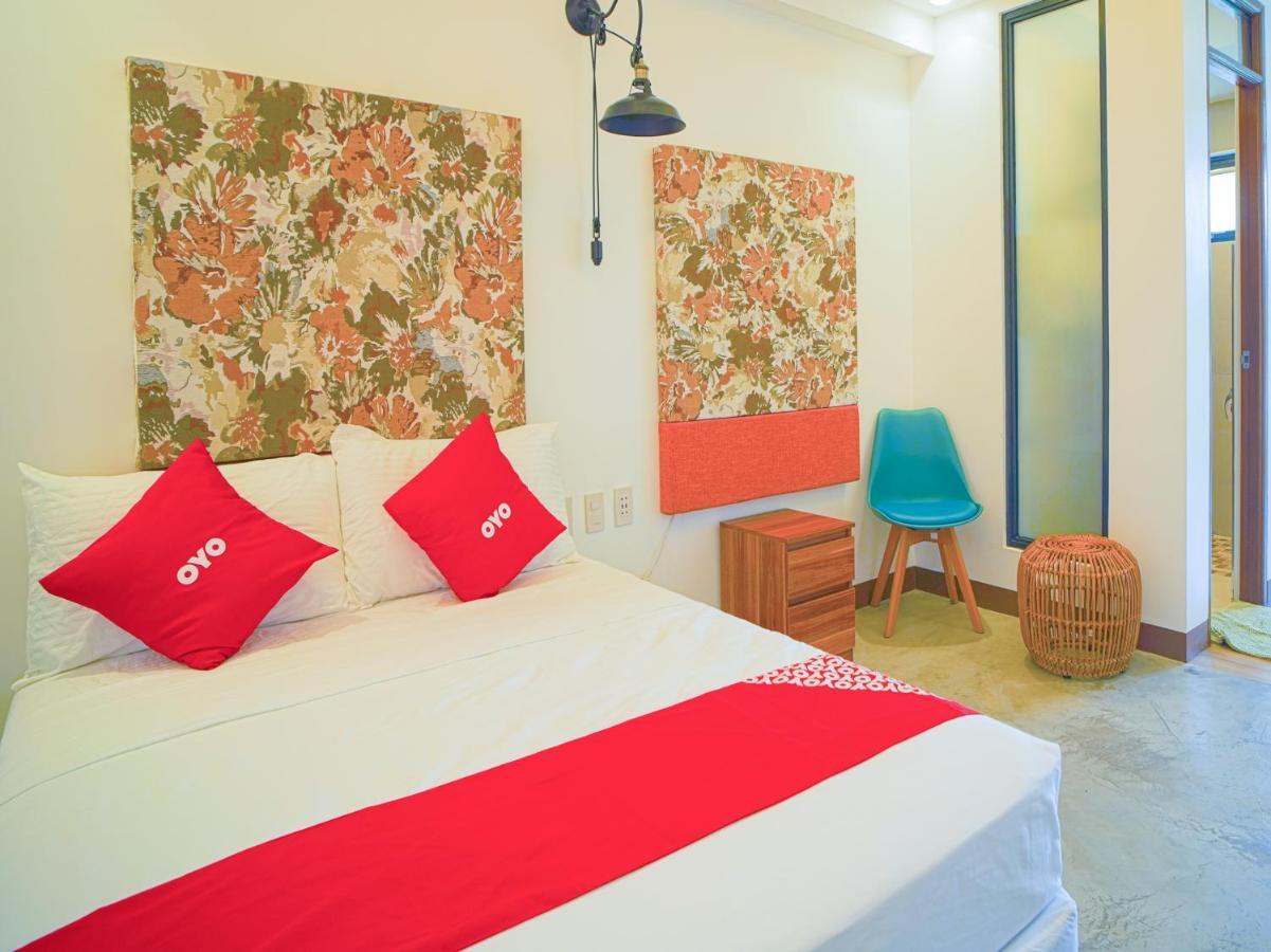 Capital O Oyo 785 The Greenhive Hotel Ibaan Esterno foto